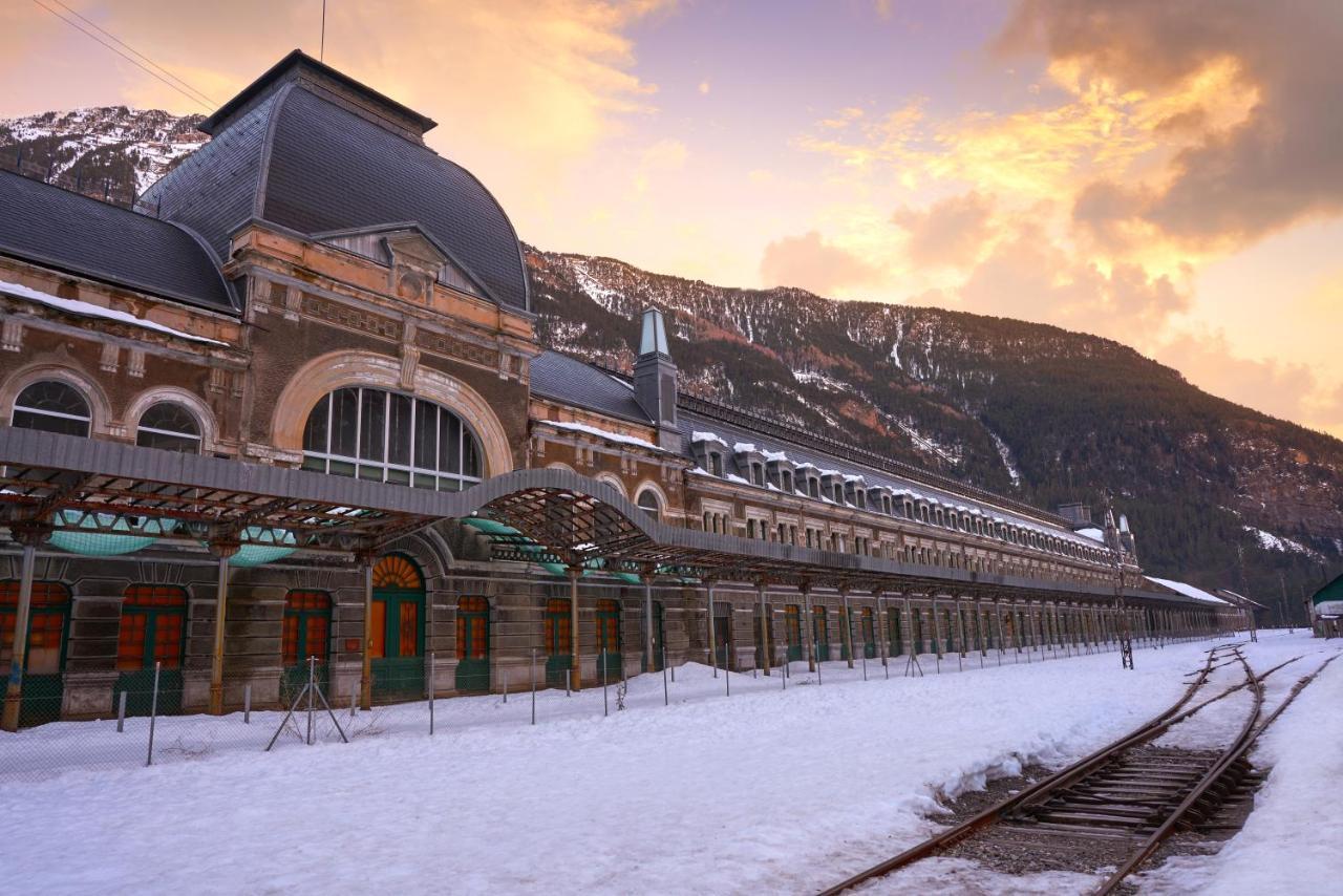 Apartamento Pinsapo Canfranc-Estacion Exterior foto